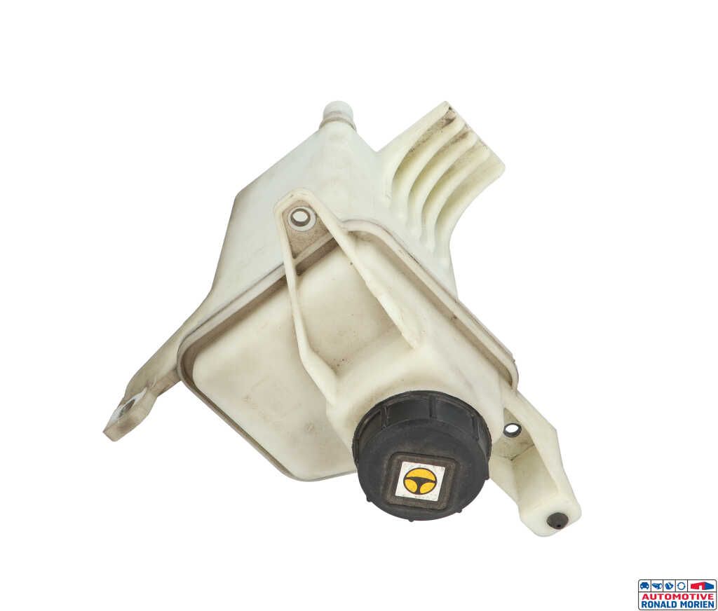 Used Power steering fluid reservoir Peugeot Boxer (U9) 2.2 Blue HDi 120 Price € 19,00 Inclusive VAT offered by Automaterialen Ronald Morien B.V.
