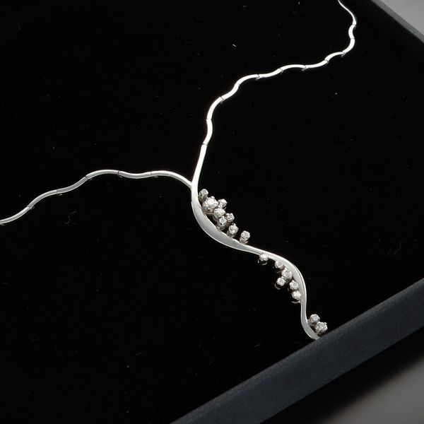 18ct White Gold and Diamond Collar Necklace
