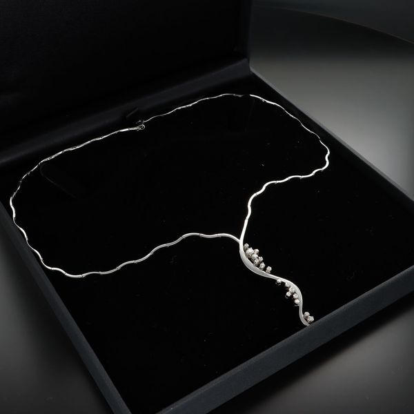 18ct White Gold and Diamond Collar Necklace