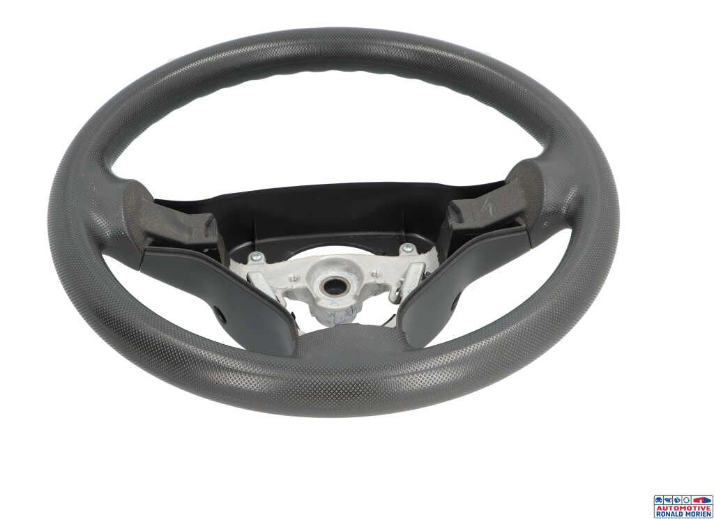 Used Steering wheel Peugeot 107 1.0 12V Price € 25,00 Margin scheme offered by Automaterialen Ronald Morien B.V.