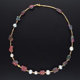 18ct Gold Cultured Pearl and Fucshite Necklace