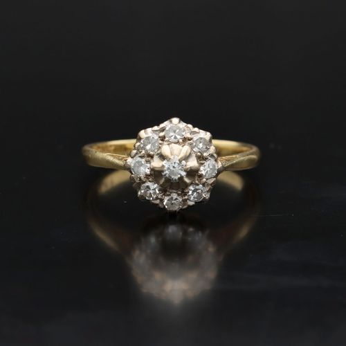 Vintage 18ct Gold Diamond Ring image-2