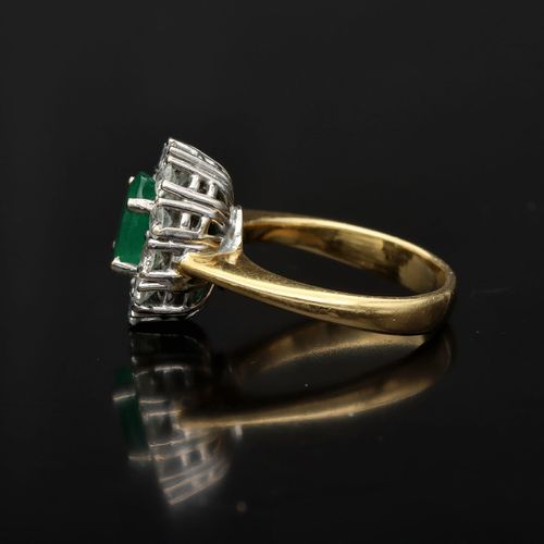 18ct Gold Emerald and Diamond Cluster Ring image-4
