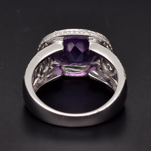 18ct White Gold Amethyst and Diamond Ring