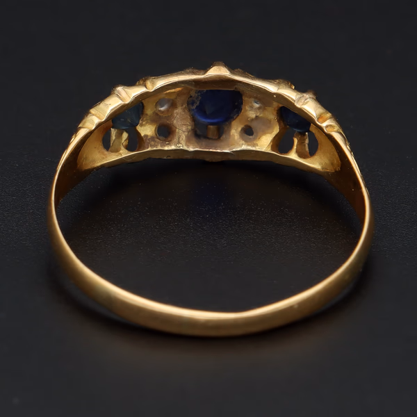 Edwardian 18ct Gold Sapphire Ring,Size P