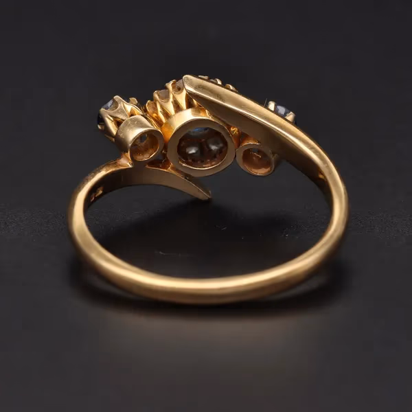 18ct Yellow Gold Sapphire & Diamond Cluster Ring
