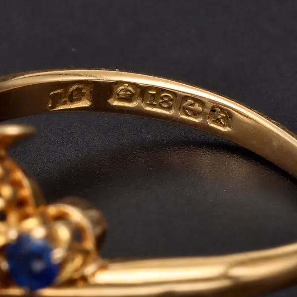 18ct Yellow Gold Sapphire & Diamond Cluster Ring