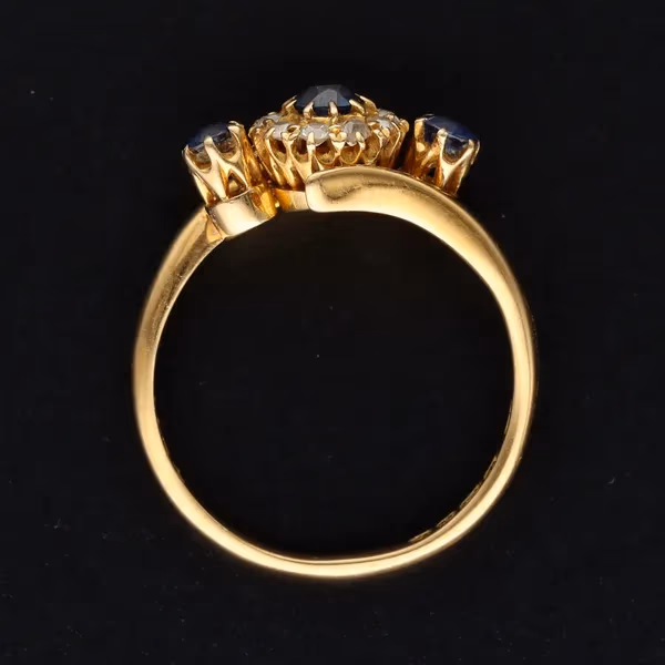 18ct Yellow Gold Sapphire & Diamond Cluster Ring