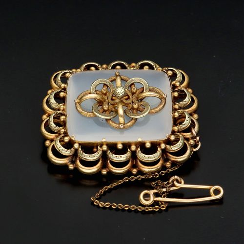 Victorian 18ct Gold Brooch image-2