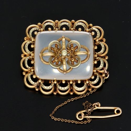 Victorian 18ct Gold Brooch image-1