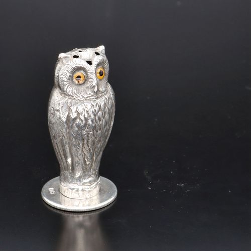 Pair of George V Silver Pepperettes Shaped as Owls image-2