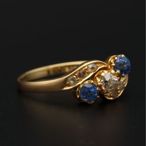 18ct Gold Old Cut Diamond & Sapphire Ring