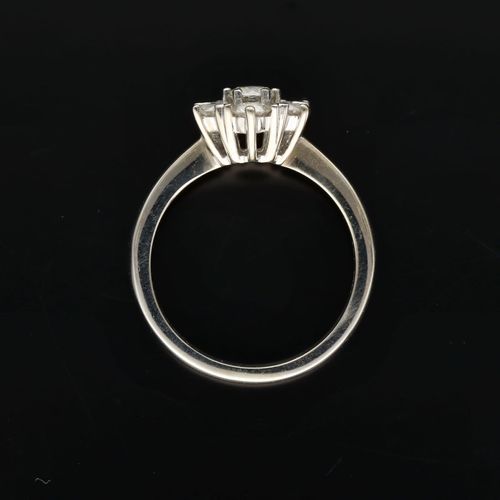 18ct White Gold and Diamond Cluster Ring image-5