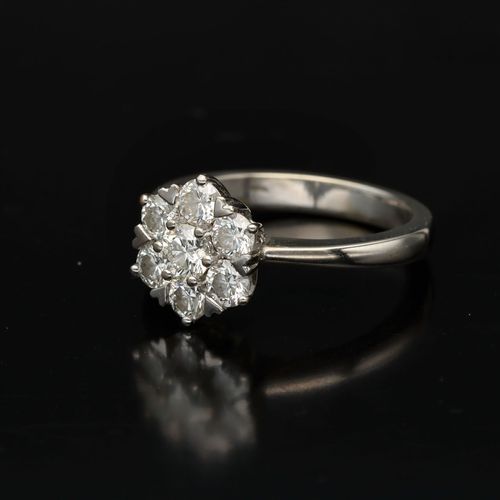18ct White Gold and Diamond Cluster Ring image-3