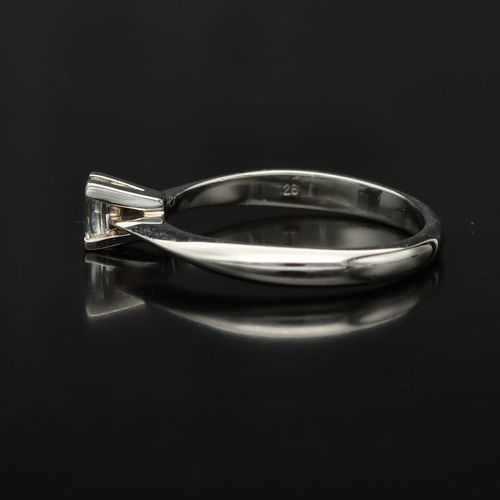 Platinum 0.26ct Solitaire Diamond Ring image-3
