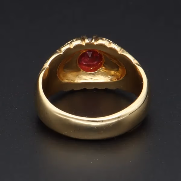 18ct Yellow Gold Ruby Ring