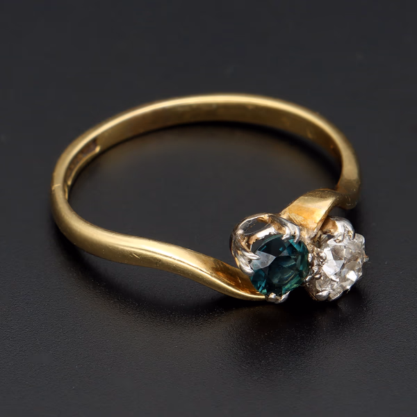 Rare, Vintage Stamped 18ct Platinum 0.30ct Old-Cut Diamond Sapphire Toi-et-Moi Ring.Size Q