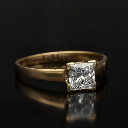 18k Gold Princess Cut Diamond Solitaire Ring image-1