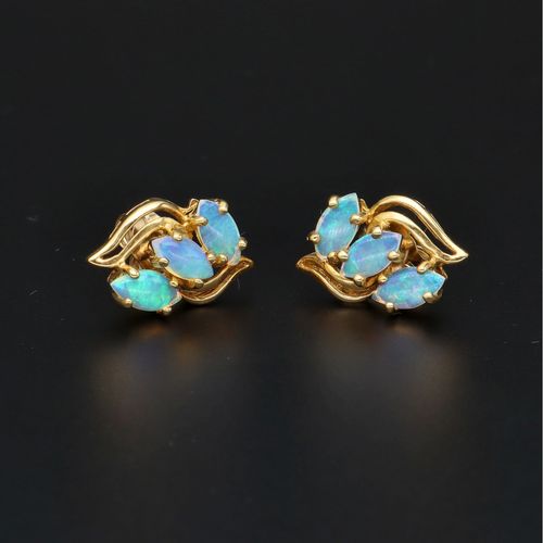 18ct Gold Opal Earrings image-3