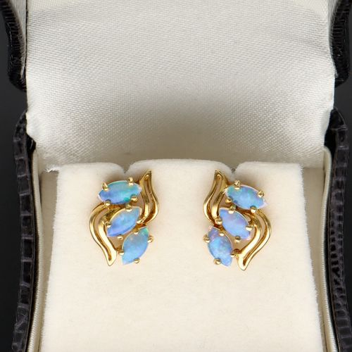 18ct Gold Opal Earrings image-2