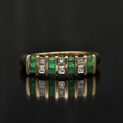 Gold Emerald Diamond Ring image-2