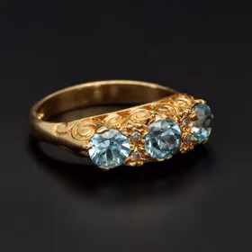 Vintage 18ct Yellow Gold Aquamarine & Diamond Ring