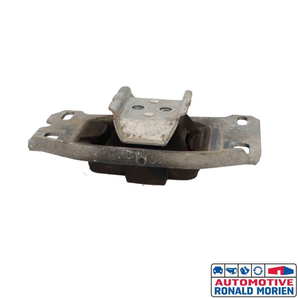 Used Gearbox mount Peugeot 308 SW (L4/L9/LC/LJ/LR) 1.6 BlueHDi 120 Price € 25,00 Margin scheme offered by Automaterialen Ronald Morien B.V.