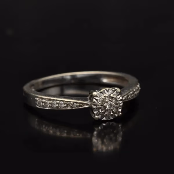 9ct Gold Diamond Ring