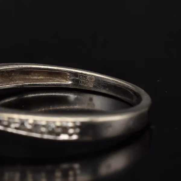 9ct Gold Diamond Ring