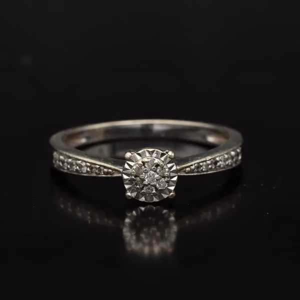 9ct Gold Diamond Ring