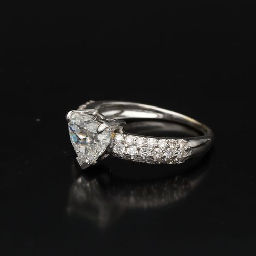 ‘D’ Diamond and 18ct White Gold Heart Ring image-3