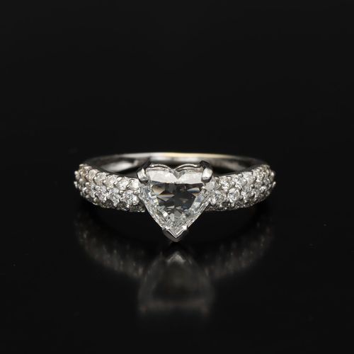 ‘D’ Diamond and 18ct White Gold Heart Ring image-2
