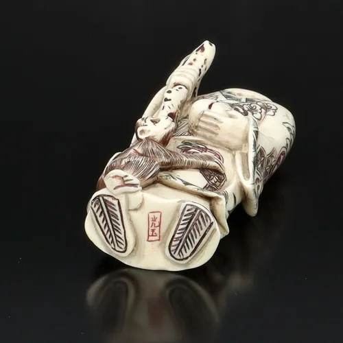 Carved Perfume Bottle Figure Other Collectables Hemswell Antique