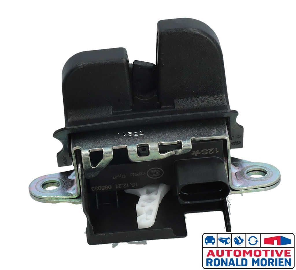 Used Tailgate lock mechanism Volkswagen Polo VI (AW1) 1.0 TSI 12V Price € 25,00 Inclusive VAT offered by Automaterialen Ronald Morien B.V.