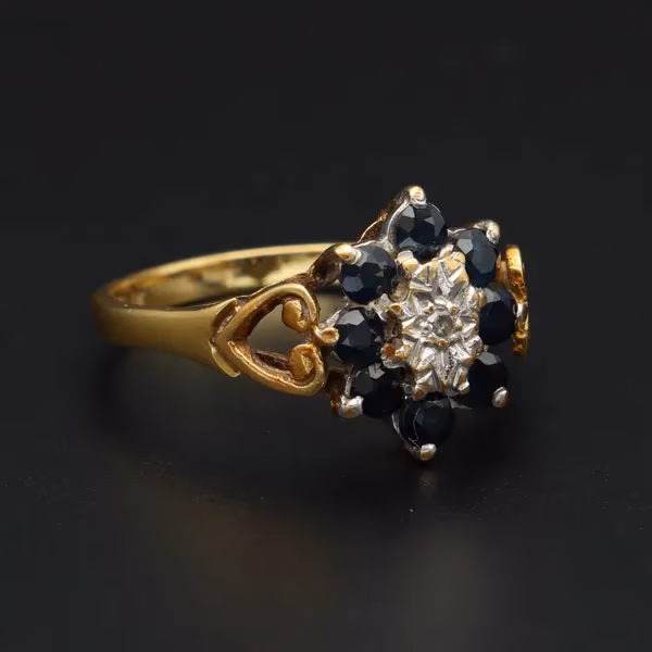 18ct Gold Diamond Sapphire Ring. London 1977