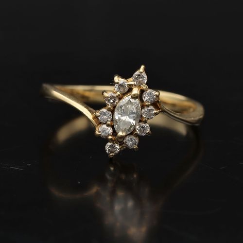 18ct Gold Diamond Marquise Ring image-2