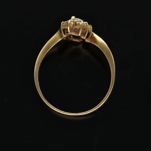 18ct Gold Diamond Marquise Ring image-6