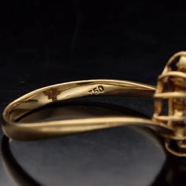 18ct Gold Diamond Marquise Ring