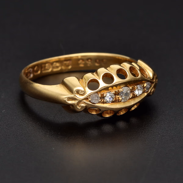 18ct Yellow Gold Diamond Ring