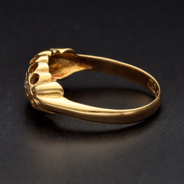 18ct Yellow Gold Diamond Ring