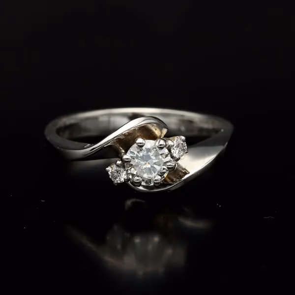 Platinum Diamonds Ring