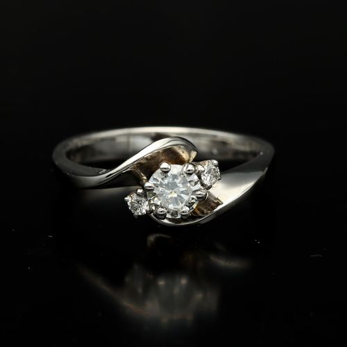 Platinum Diamonds Ring image-2
