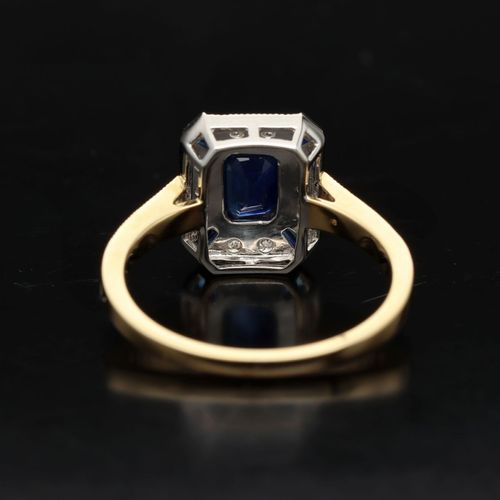 18ct Gold Sapphire and Diamond Art Deco Ring image-5