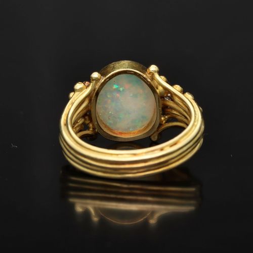 Vintage 18ct Gold Opal and Diamond Ring image-5