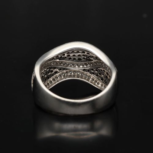 18ct White Gold Black and White Diamond Ring image-5