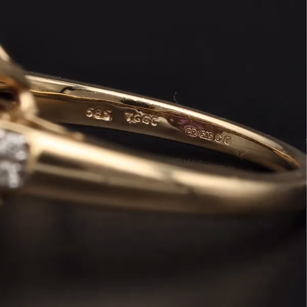 Vintage 14k Gold Amethyst and Diamond Ring