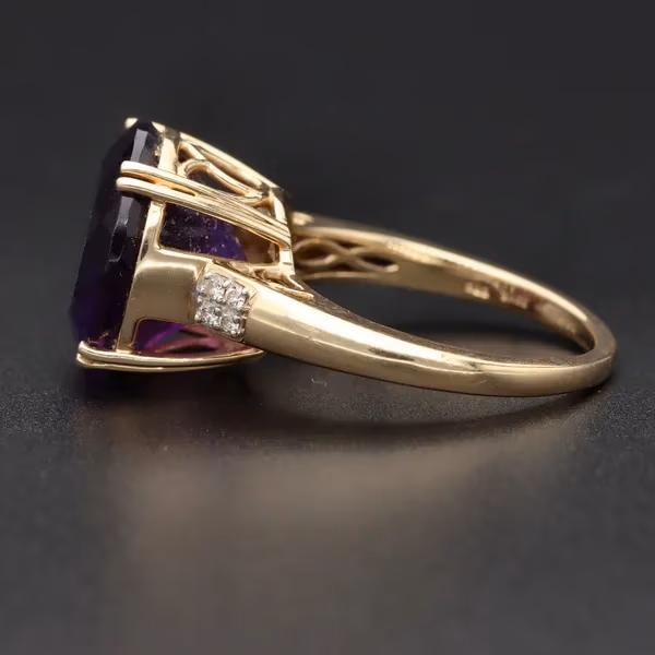 Vintage 14k Gold Amethyst and Diamond Ring