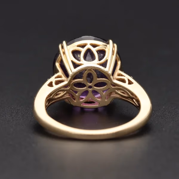 Vintage 14k Gold Amethyst and Diamond Ring