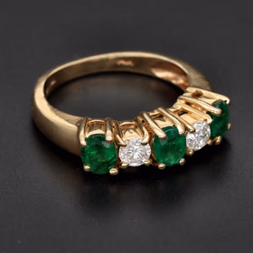 14ct Yellow Gold Emerald & Diamond Ring