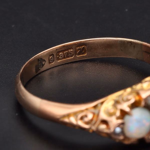 9ct Gold Opal & Pearl Ring